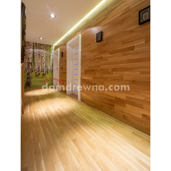 Parkiet z bielą, ściana z parkietu