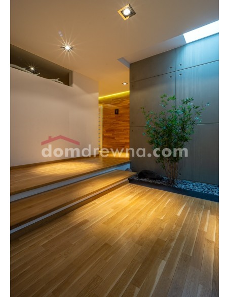 Parkiet z bielą, ściana z parkietu