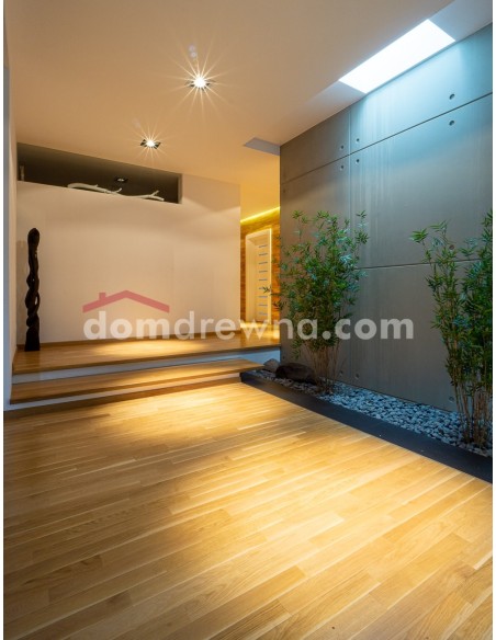 Parkiet z bielą, ściana z parkietu