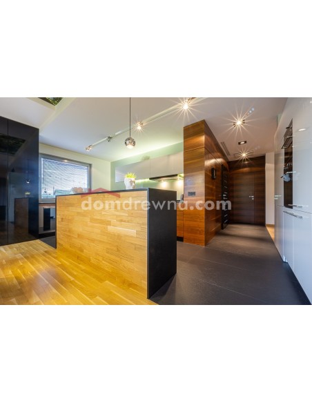 Parkiet z bielą, ściana z parkietu