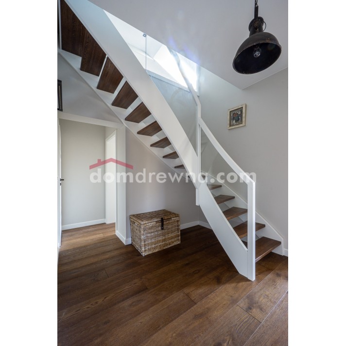 Schody samonośne nowoczesne