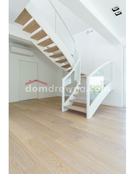 Schody samonośne nowoczesne