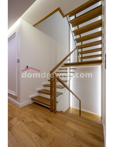 Schody dywanowe na beton + samonośne