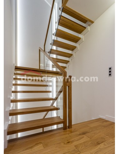 Schody dywanowe na beton + samonośne