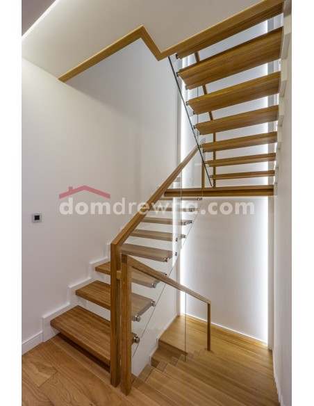 Schody dywanowe na beton + samonośne