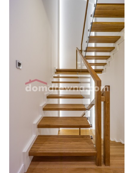 Schody dywanowe na beton + samonośne