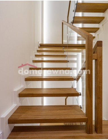 Schody dywanowe na beton + samonośne