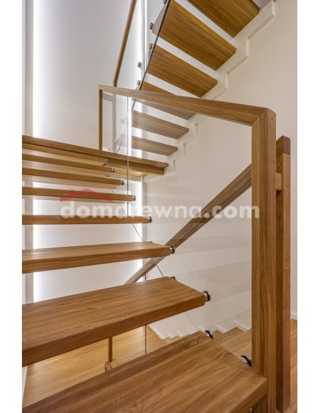 Schody dywanowe na beton + samonośne